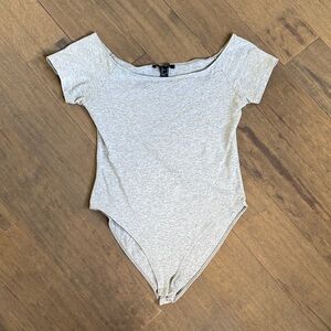 ❤️FOREVER 21❤️Gray Shortsleeved Bodysuit